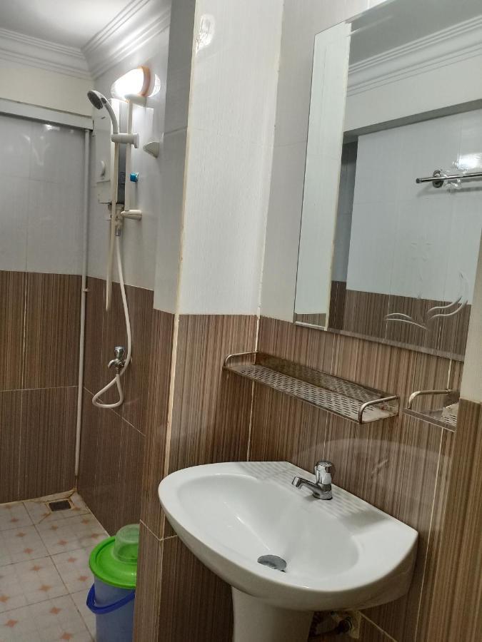 Le Barang Steakhouse & Guesthouse سيهانوكفيل المظهر الخارجي الصورة